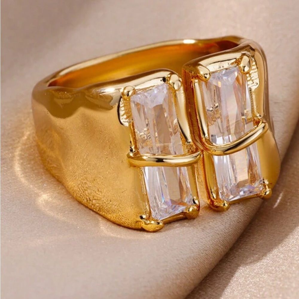 Gold Ring Q317